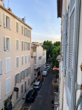 Appartement d'une chambre avec vue sur la ville et wifi a Toulon a 1 km de la plage